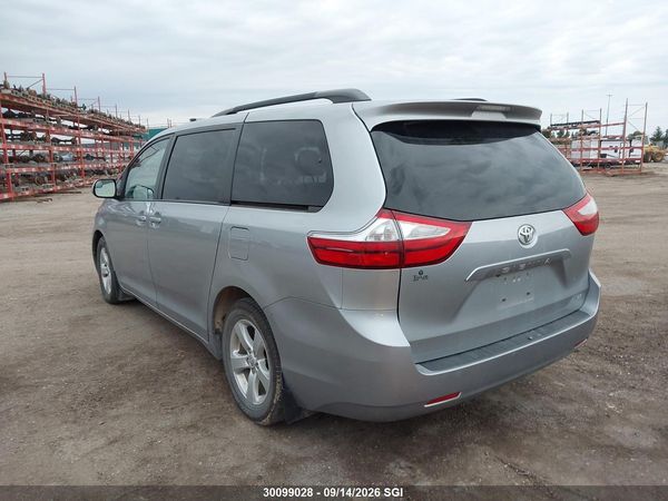 2015 TOYOTA SIENNA LE
