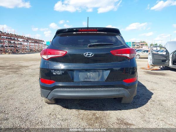 2017 HYUNDAI TUCSON SE