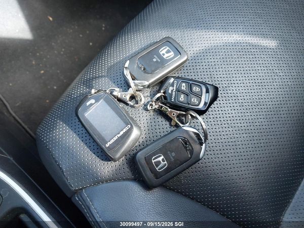 2016 HONDA CR-V TOURING — I11
