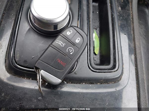 2019 CHRYSLER 300 S — I11