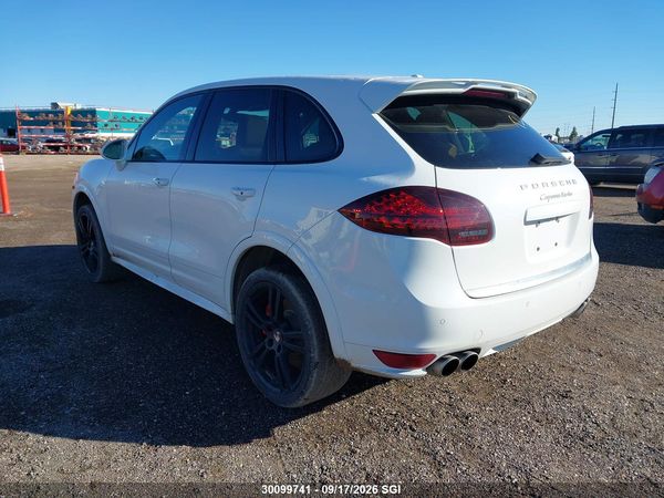 2013 PORSCHE CAYENNE TURBO — I3