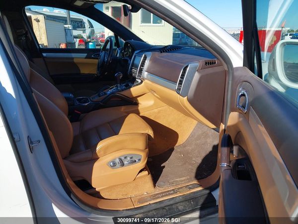 2013 PORSCHE CAYENNE TURBO — I5