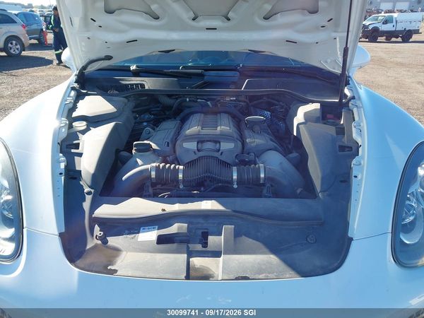 2013 PORSCHE CAYENNE TURBO — I10