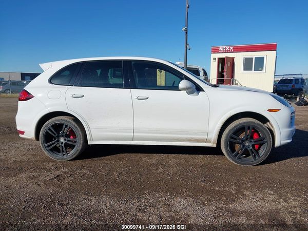 2013 PORSCHE CAYENNE TURBO — I14