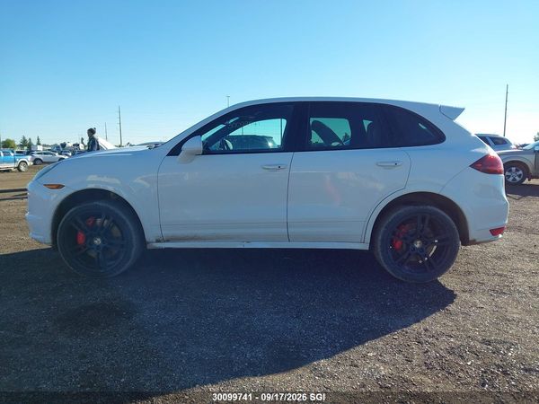 2013 PORSCHE CAYENNE TURBO — I15