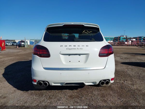 2013 PORSCHE CAYENNE TURBO — I17