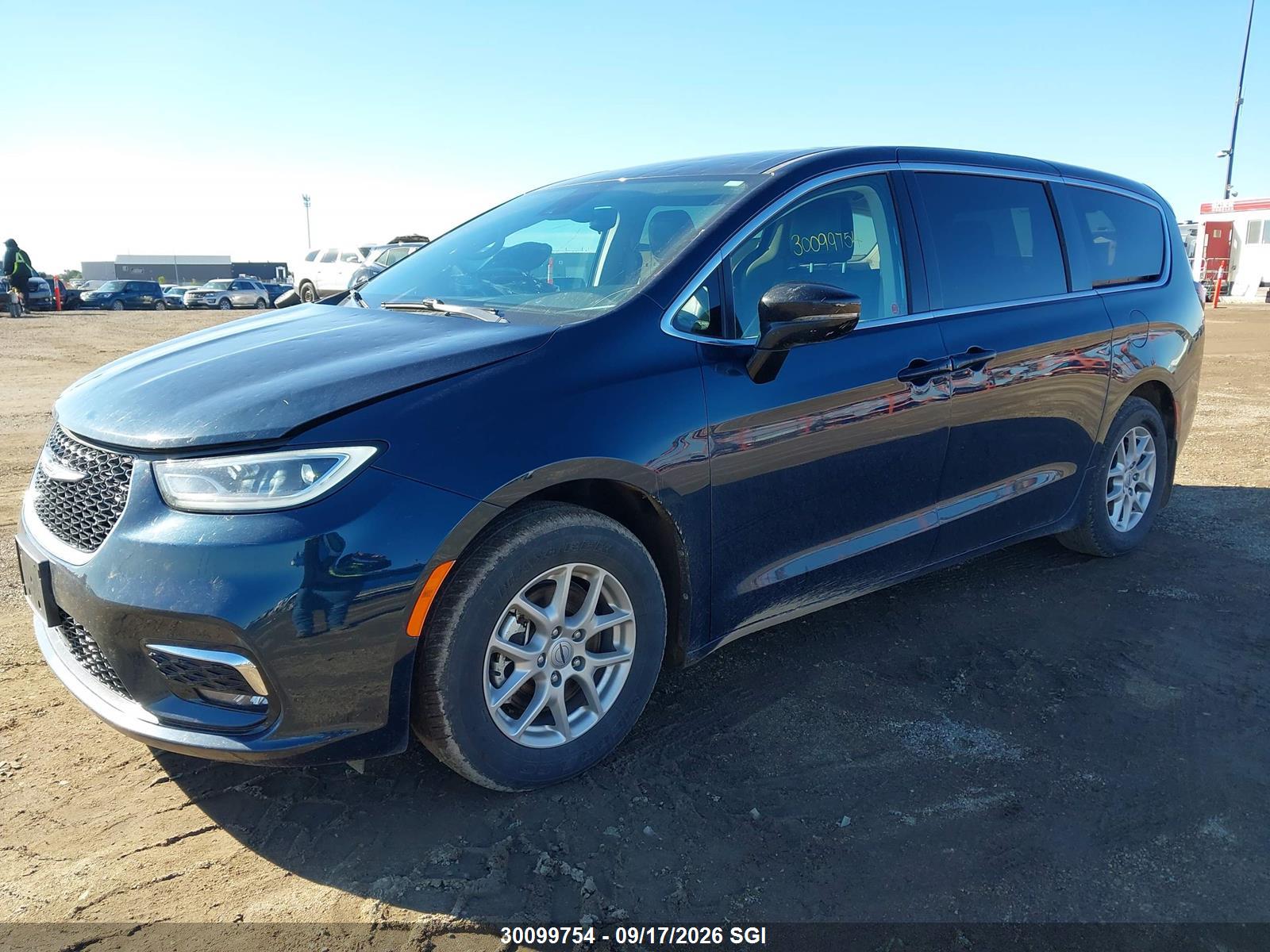 2024 CHRYSLER PACIFICA TOURING L — I2