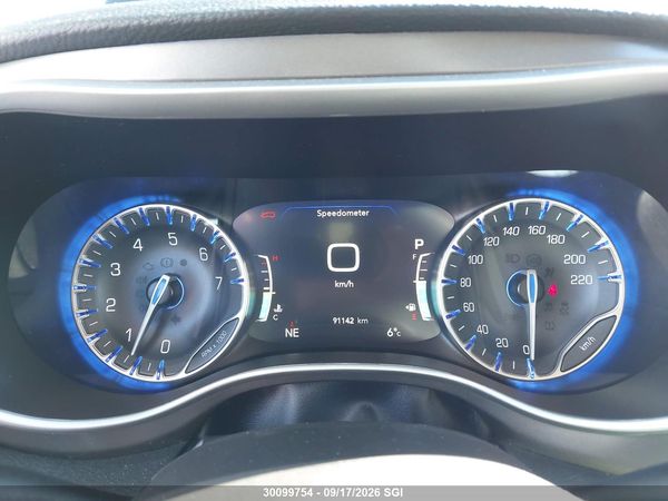 2024 CHRYSLER PACIFICA TOURING L — I7