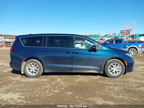 2024 CHRYSLER PACIFICA TOURING L — I14