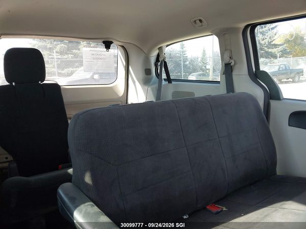 2013 DODGE GRAND CARAVAN SE — I8