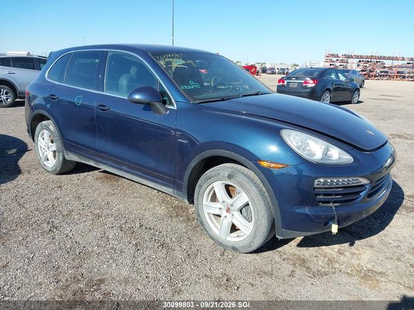2013 PORSCHE CAYENNE — I1