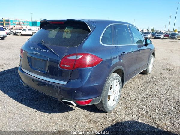 2013 PORSCHE CAYENNE — I4