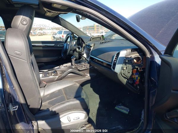 2013 PORSCHE CAYENNE — I5