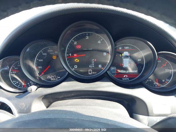 2013 PORSCHE CAYENNE — I7