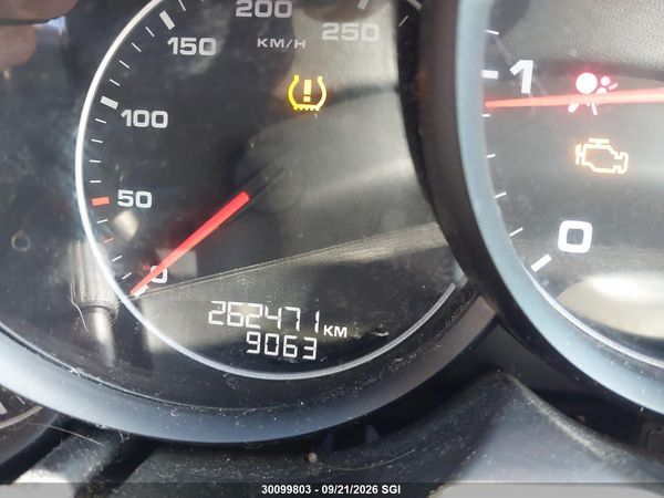 2013 PORSCHE CAYENNE — I16
