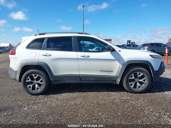 2016 JEEP CHEROKEE TRAILHAWK — I14