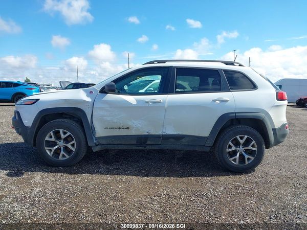 2016 JEEP CHEROKEE TRAILHAWK — I15