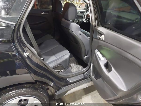 2021 HYUNDAI TUCSON SE — I8