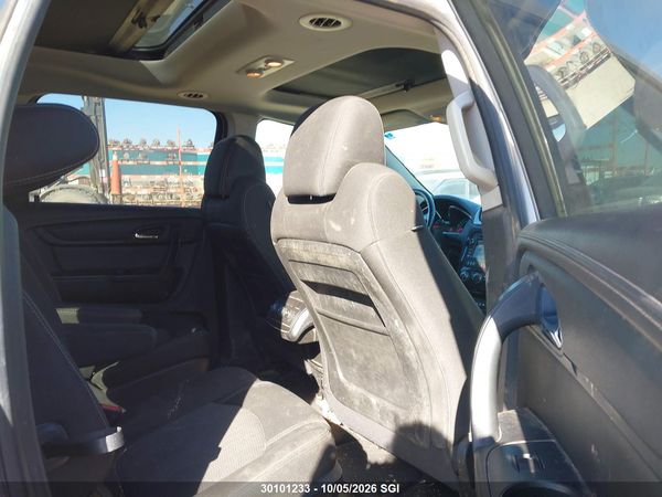 2015 CHEVROLET TRAVERSE LT — I8