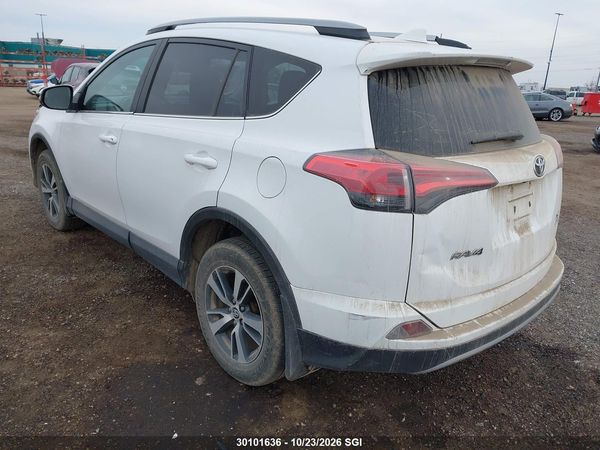 2017 TOYOTA RAV4 XLE — I3