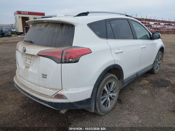 2017 TOYOTA RAV4 XLE — I4
