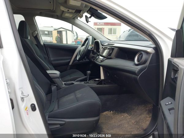 2017 TOYOTA RAV4 XLE — I5