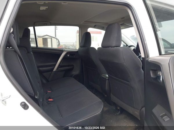 2017 TOYOTA RAV4 XLE — I8