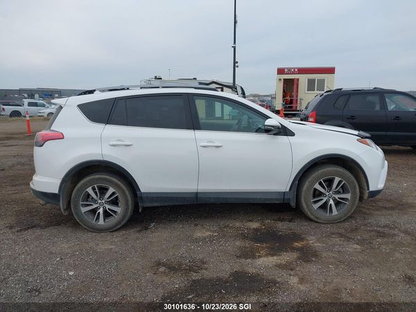 2017 TOYOTA RAV4 XLE — I14