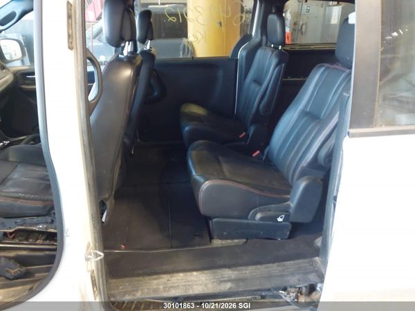 2012 DODGE GRAND CARAVAN R/T — I12