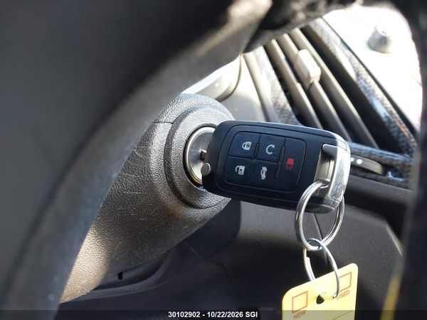 2012 CHEVROLET EQUINOX LT — I11