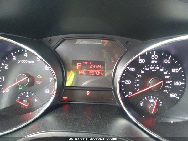 2016 KIA SEDONA LX