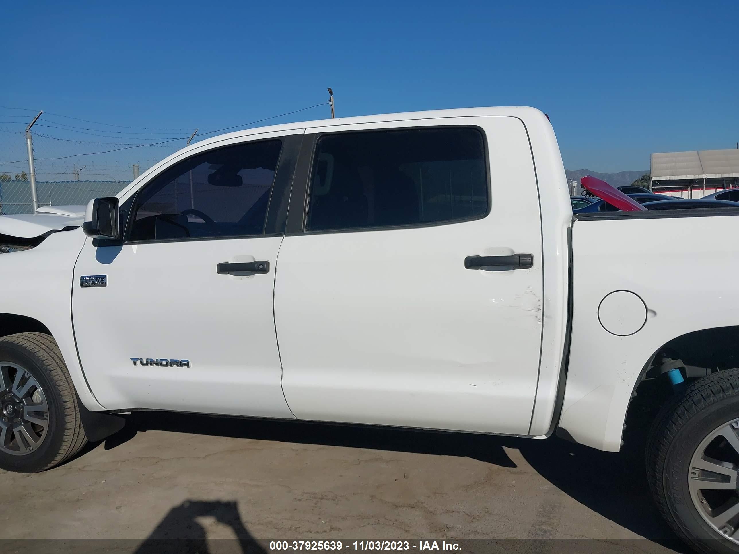 2020 TOYOTA TUNDRA SR5