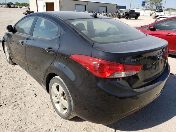 2012 HYUNDAI ELANTRA