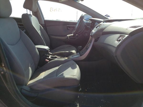 2012 HYUNDAI ELANTRA