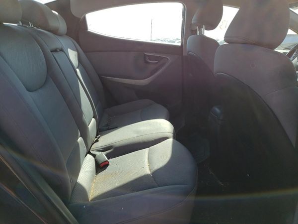 2012 HYUNDAI ELANTRA