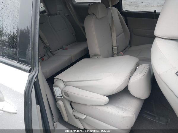 2016 KIA SEDONA LX
