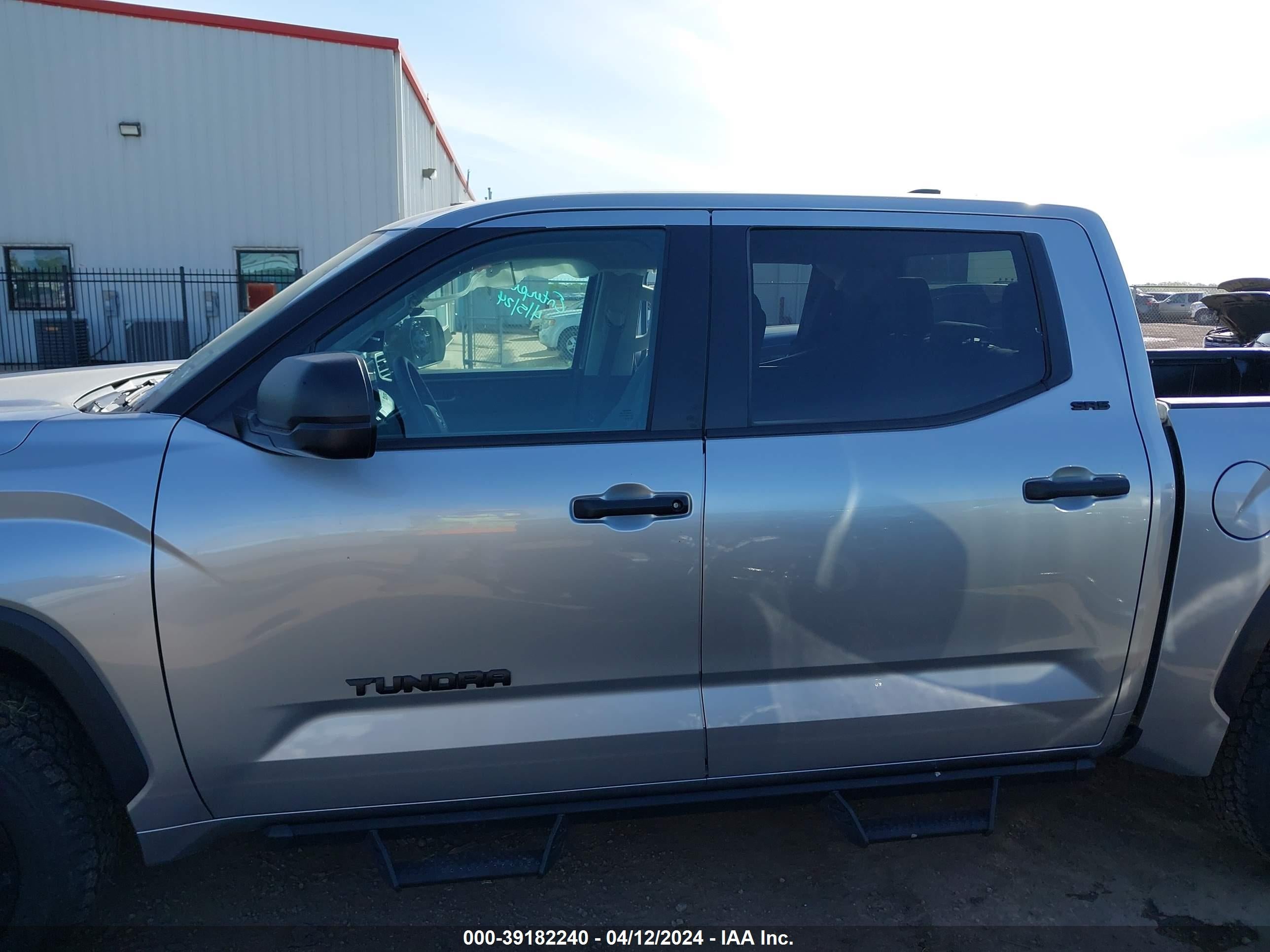 2024 TOYOTA TUNDRA SR5