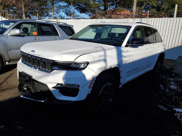 2023 JEEP GRAND CHEROKEE — DSFA — Front 3/4