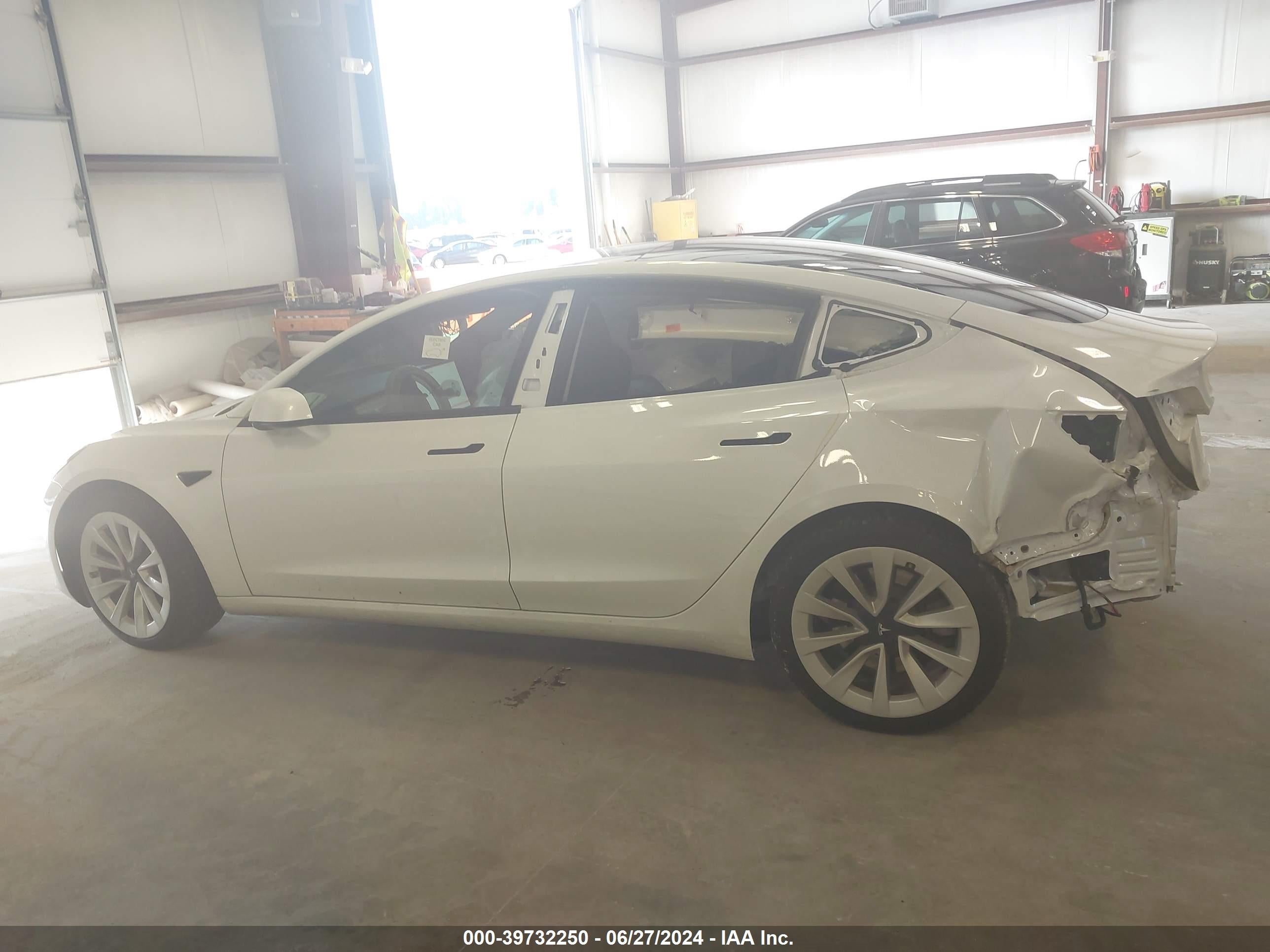 2022 TESLA MODEL 3