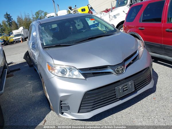 2018 TOYOTA SIENNA LE — I1