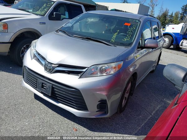 2018 TOYOTA SIENNA LE — I2