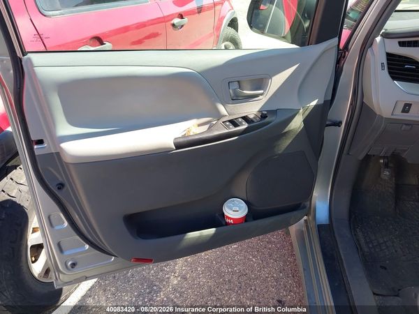 2018 TOYOTA SIENNA LE — I12