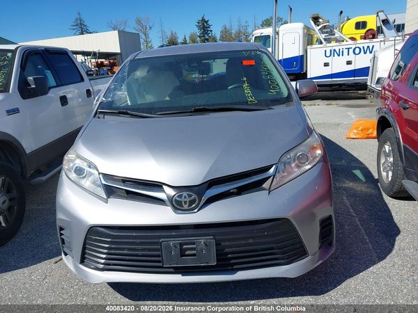 2018 TOYOTA SIENNA LE — I13