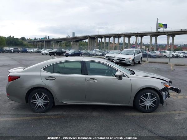 2016 LEXUS ES 300H