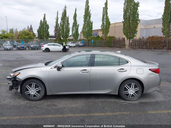 2016 LEXUS ES 300H