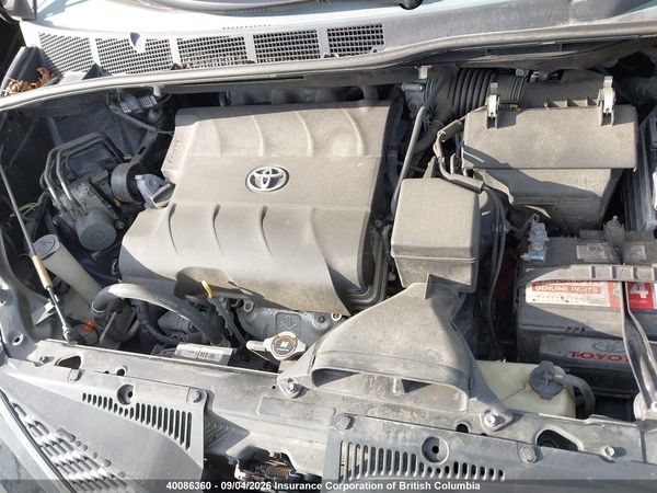 2012 TOYOTA SIENNA SE 8 PASSENGER