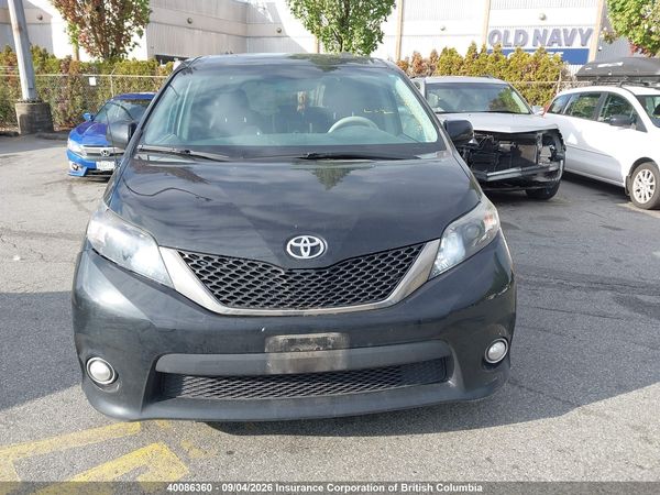 2012 TOYOTA SIENNA SE 8 PASSENGER