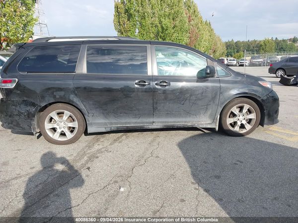 2012 TOYOTA SIENNA SE 8 PASSENGER