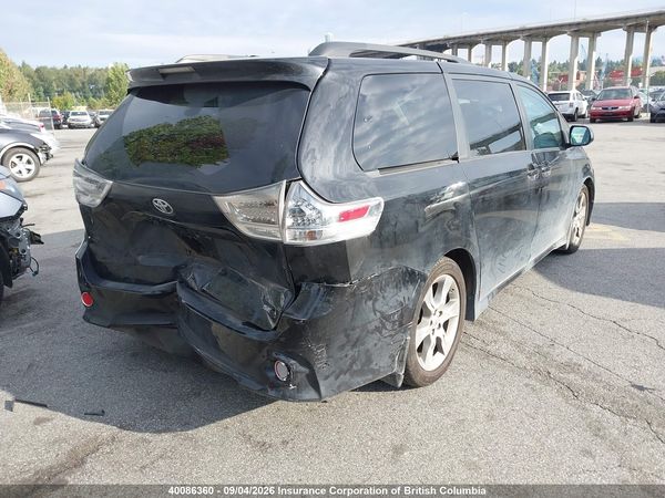 2012 TOYOTA SIENNA SE 8 PASSENGER