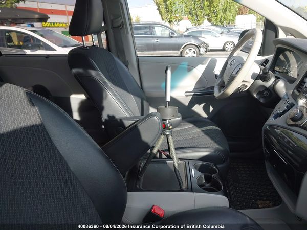 2012 TOYOTA SIENNA SE 8 PASSENGER